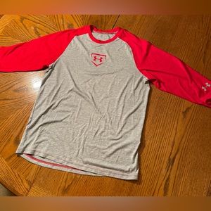Men’s Medium Under Armour Red and Grey Baseball Tee